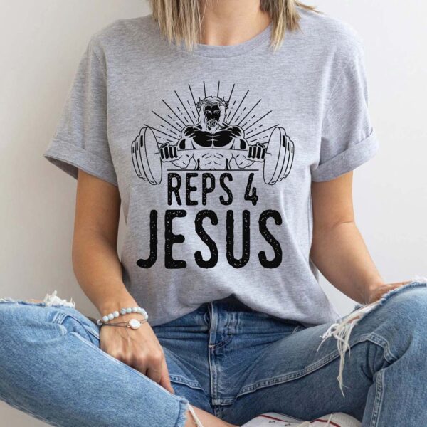 jesus lifting shirts