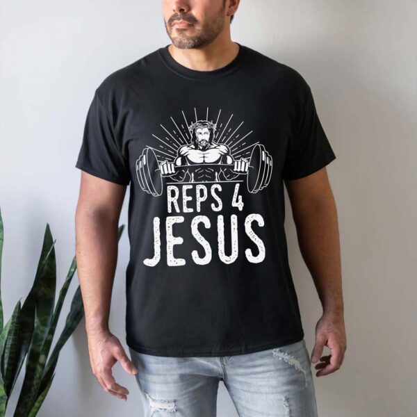 jesus lifting shirts